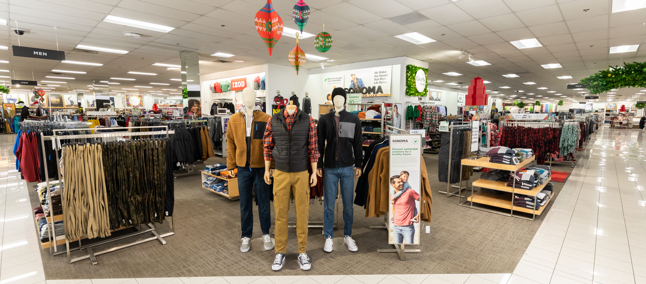 Kohls Retail Store Interior during the Holidays Towards Front of Store  Editorial Stock Image - Image of kohl, editorial: 235986284